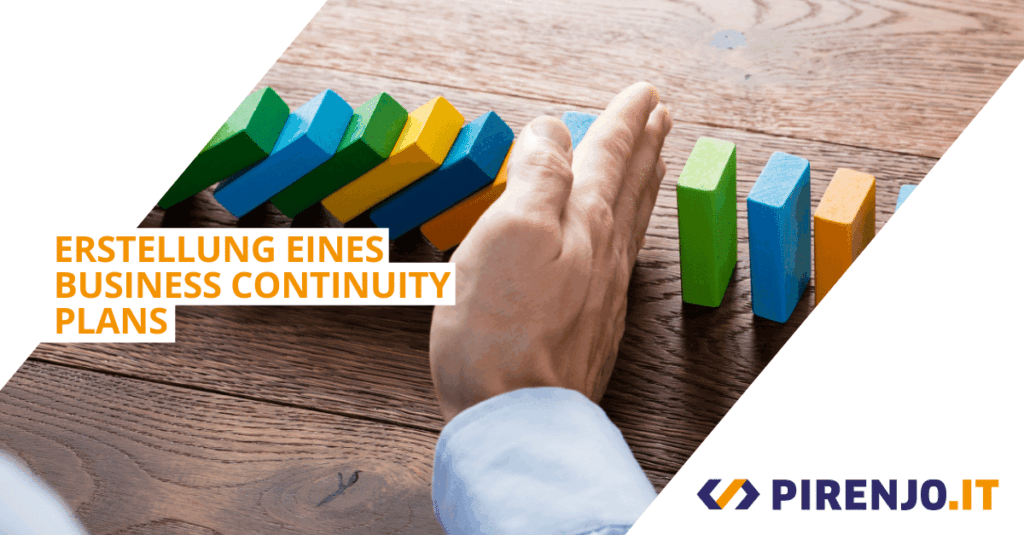 Hand hält Dominos auf. Symbol für Business Continuity Plan.